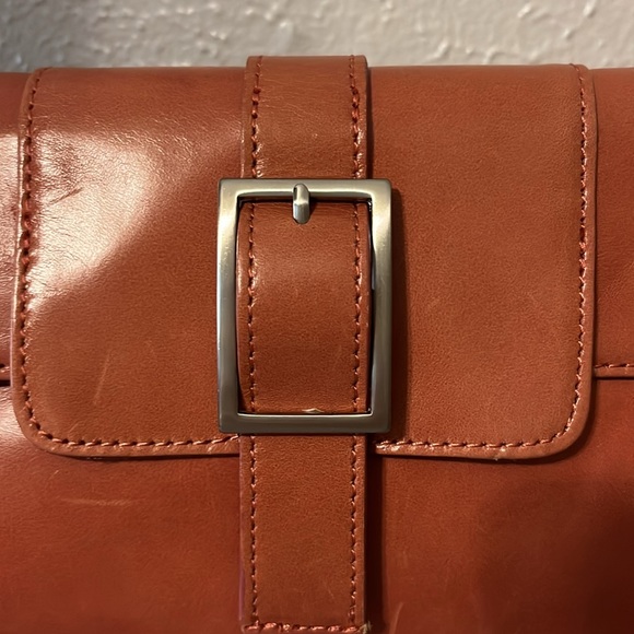 Kenneth Cole All Leather Clutch - Picture 6 of 8
